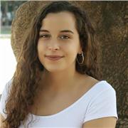 Profesora de primaria y ESO. Apta para todas las edades, materias preferiblemente prácticas (matemáticas, química, biología) aunque también puedo impartir lenguas nativas (castellano, catalán)